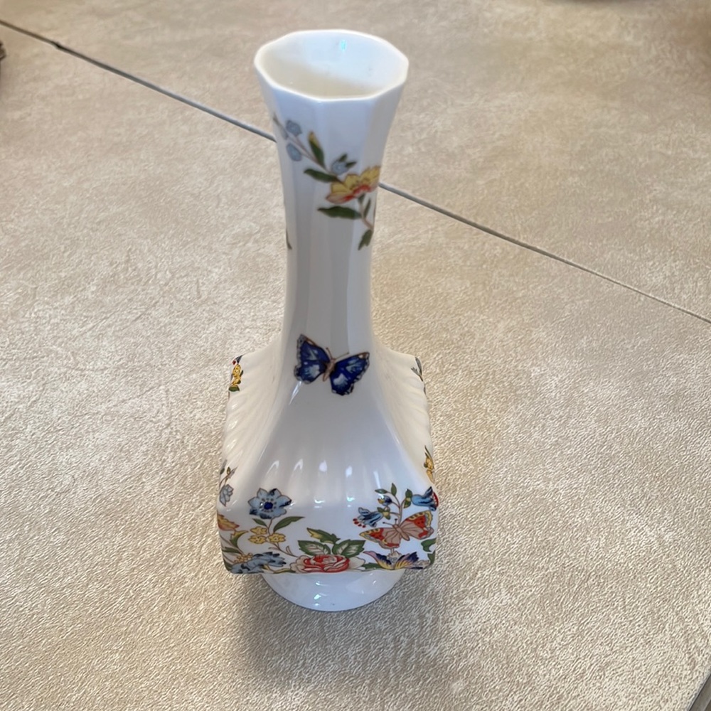 Aynsley Pembroke Square Bud Vase English Bone China